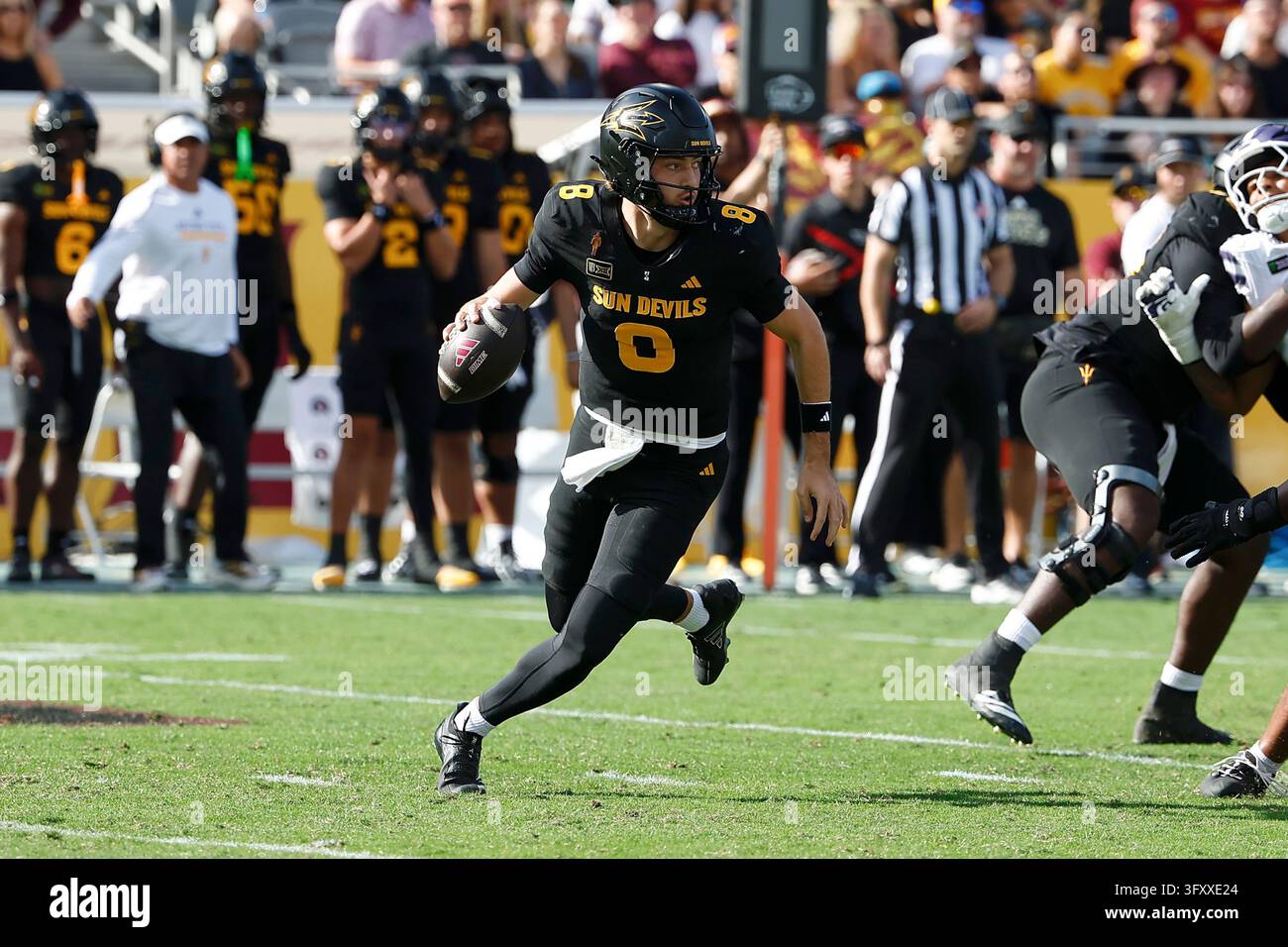 TEMPE, AZ - OCTOBER 24: Arizona State Sun Devils quarterback Cutter ...