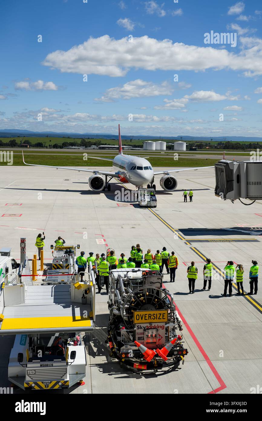 First domestic flight Jetstar JQ362 leaves Western Sydney International ...