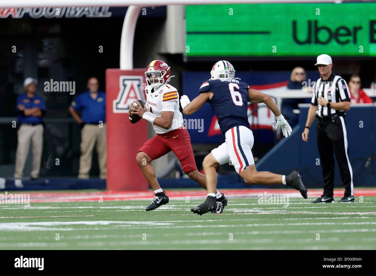TUCSON, AZ - OCTOBER 24: Arizona Wildcats linebacker Taye Brown (6 ...