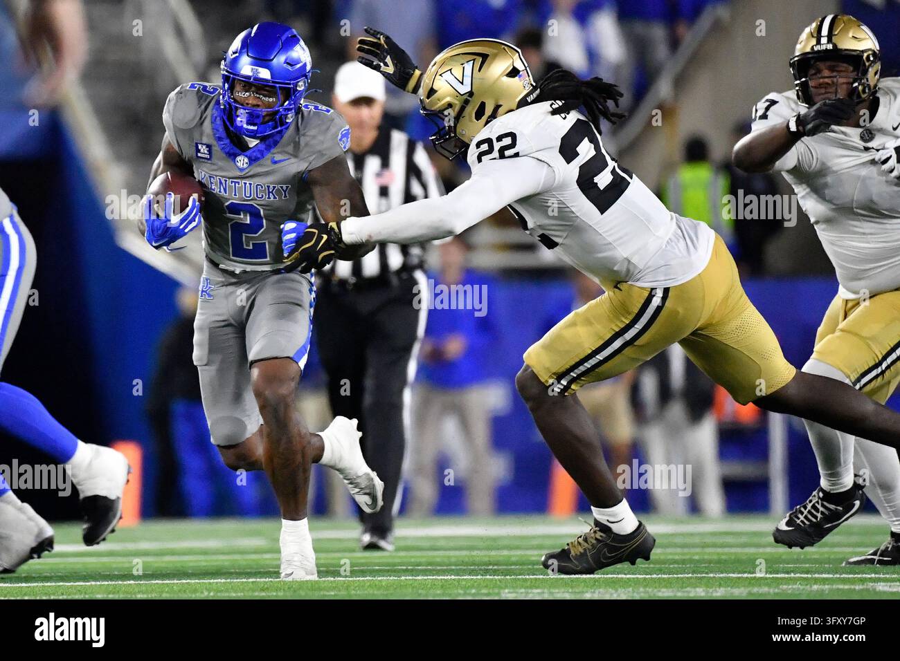 Vanderbilt linebacker Bryce Cowan (22) attempts to tackle Kentucky ...
