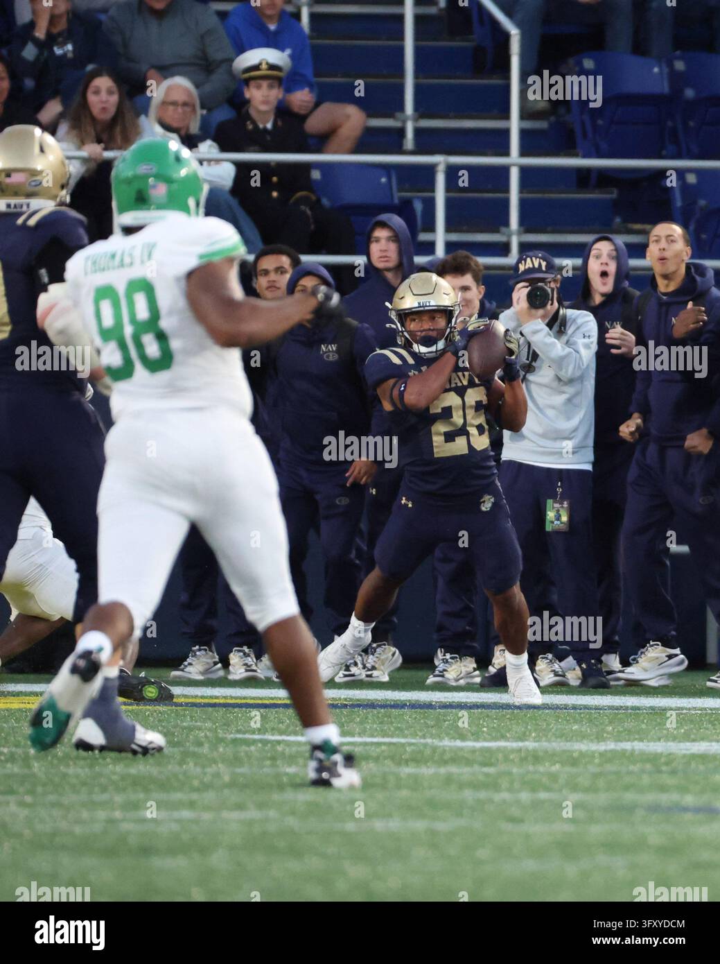 ANNAPOLIS, MD - OCTOBER 24: Navy Midshipmen slot back Micheal Barrow ...