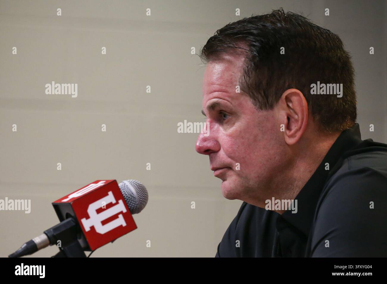 ANN ARBOR, MI - OCTOBER 24: Indiana Hoosiers head coach Curt Cignetti ...