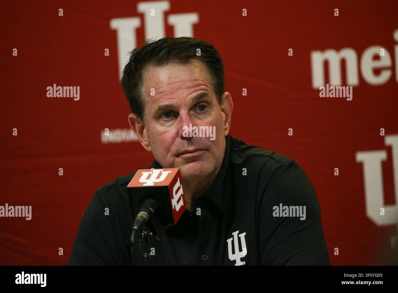 ANN ARBOR, MI - OCTOBER 24: Indiana Hoosiers head coach Curt Cignetti ...