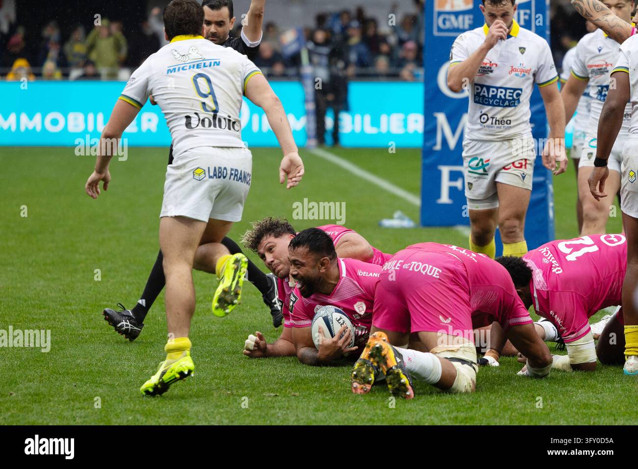 Asm Stuff Try for Millenium Sanerivi of Vannes during the French championship Top ...