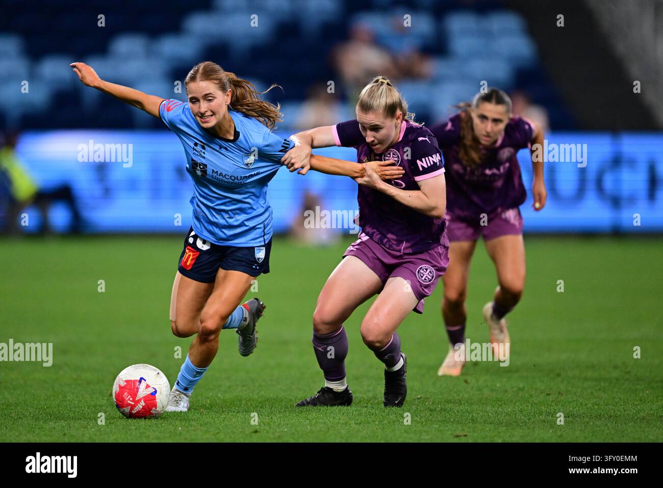 Cas Pers Madeleine Caspers of Sydney and Shelby McMahon of Melbourne City during ...