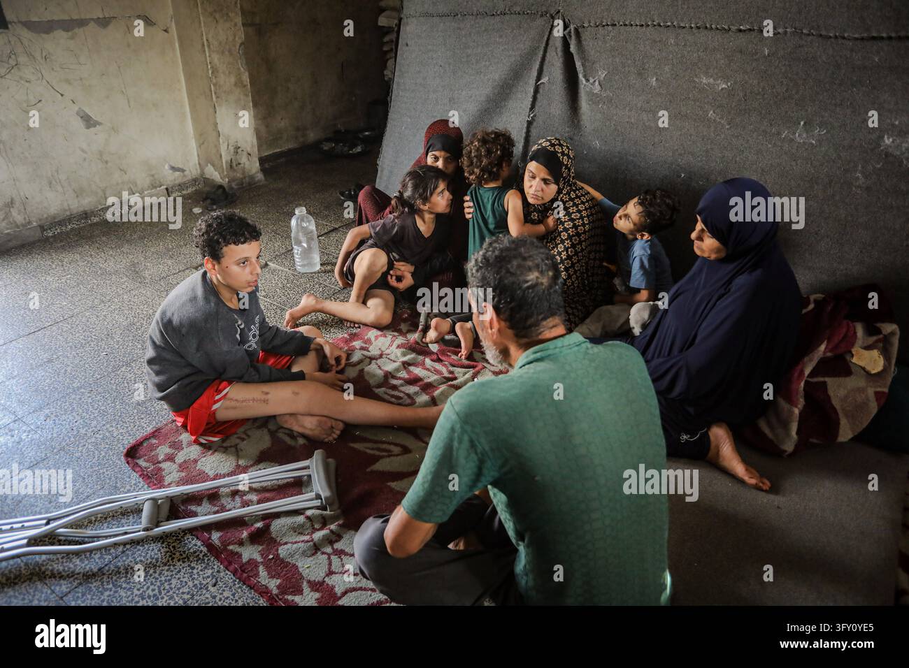 Palestinian Plate Palestinian Boy Who Lost Family in Israeli Strike Awaits Treatment ...