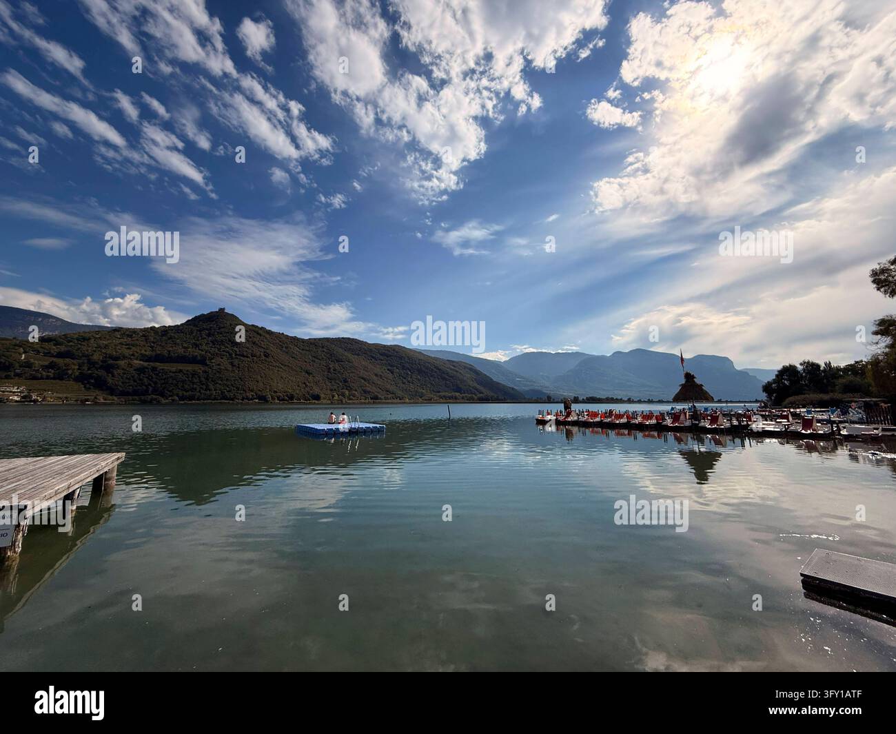 Der Kalterer See - Kaltern an der Weinstrasse, Südtirol / Italien 6.10. ...