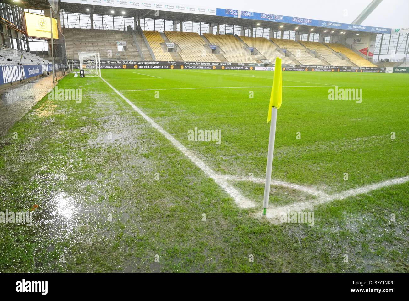 Fisker Sign Massive stormy weather before the Super League match between AC Horsens ...