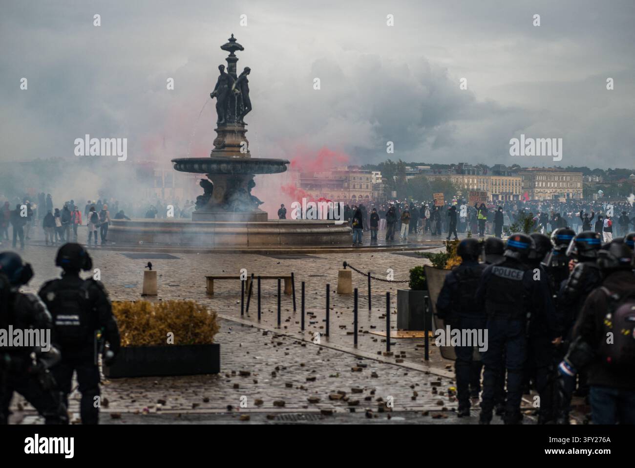 Clashes During The Yellow Vests Protest - Act II - Numerous paving ...