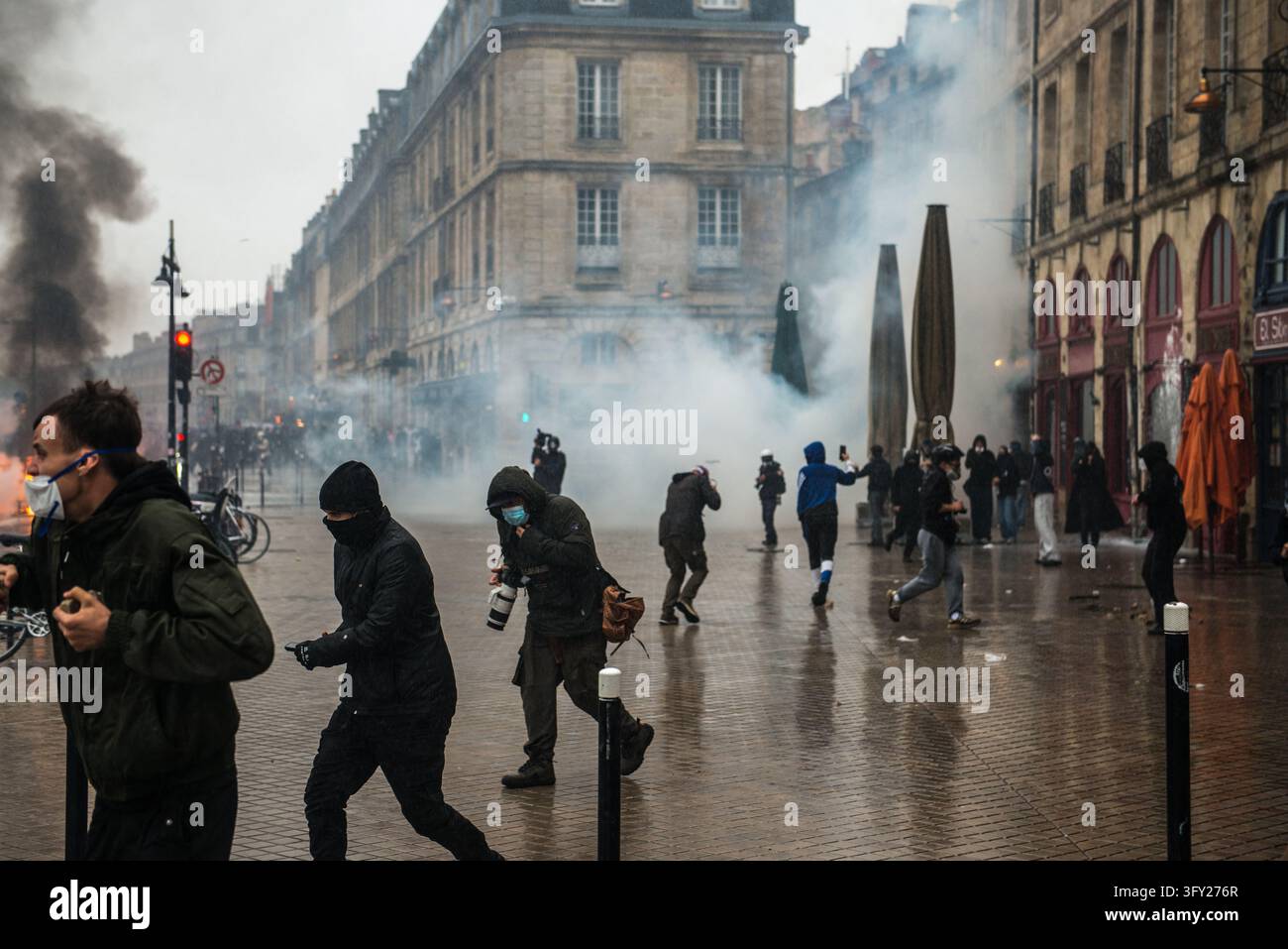 Clashes During The Yellow Vests Protest - Act II - People run in all ...
