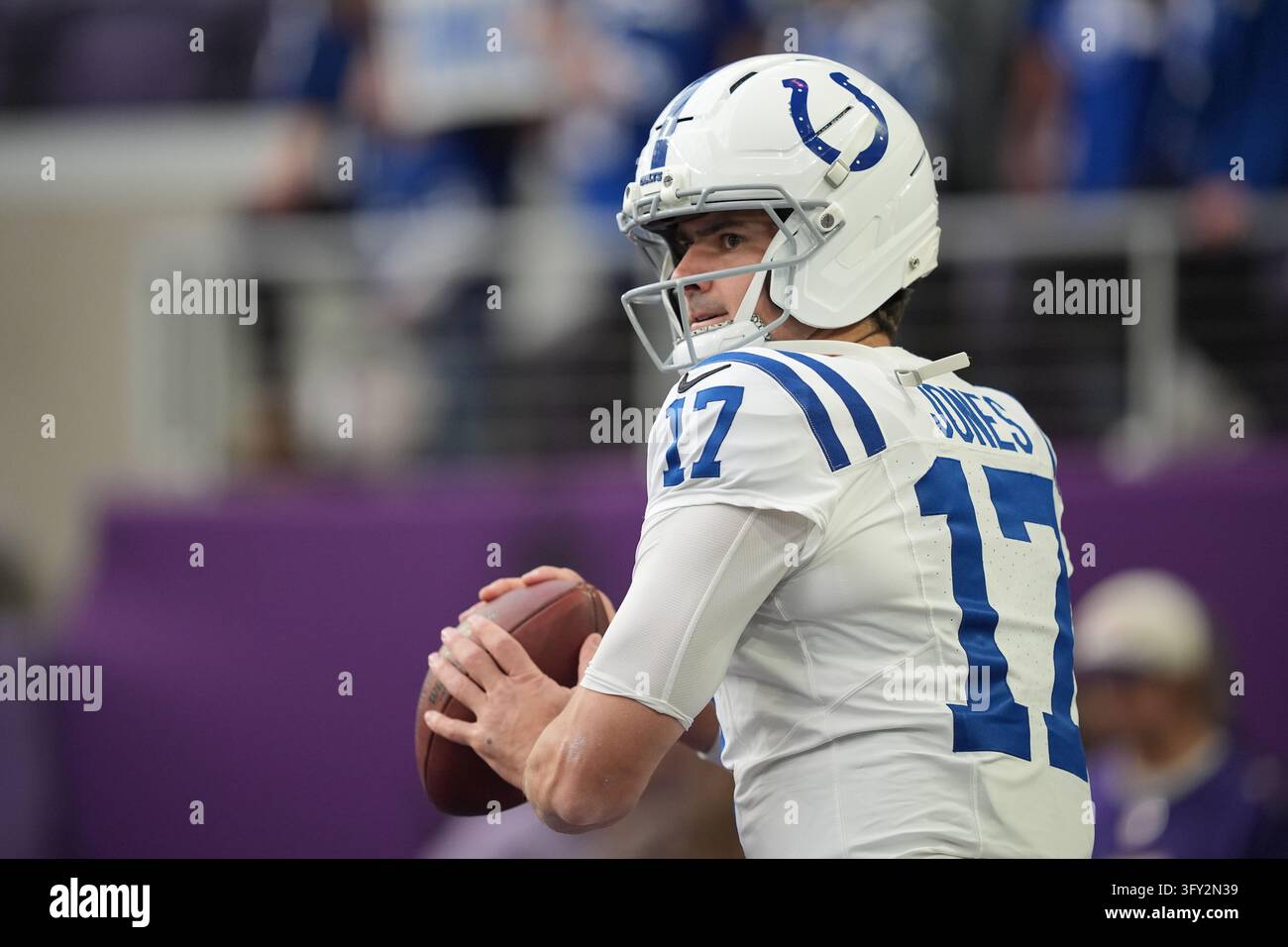 Indianapolis Colts quarterback Daniel Jones warms up before an NFL ...