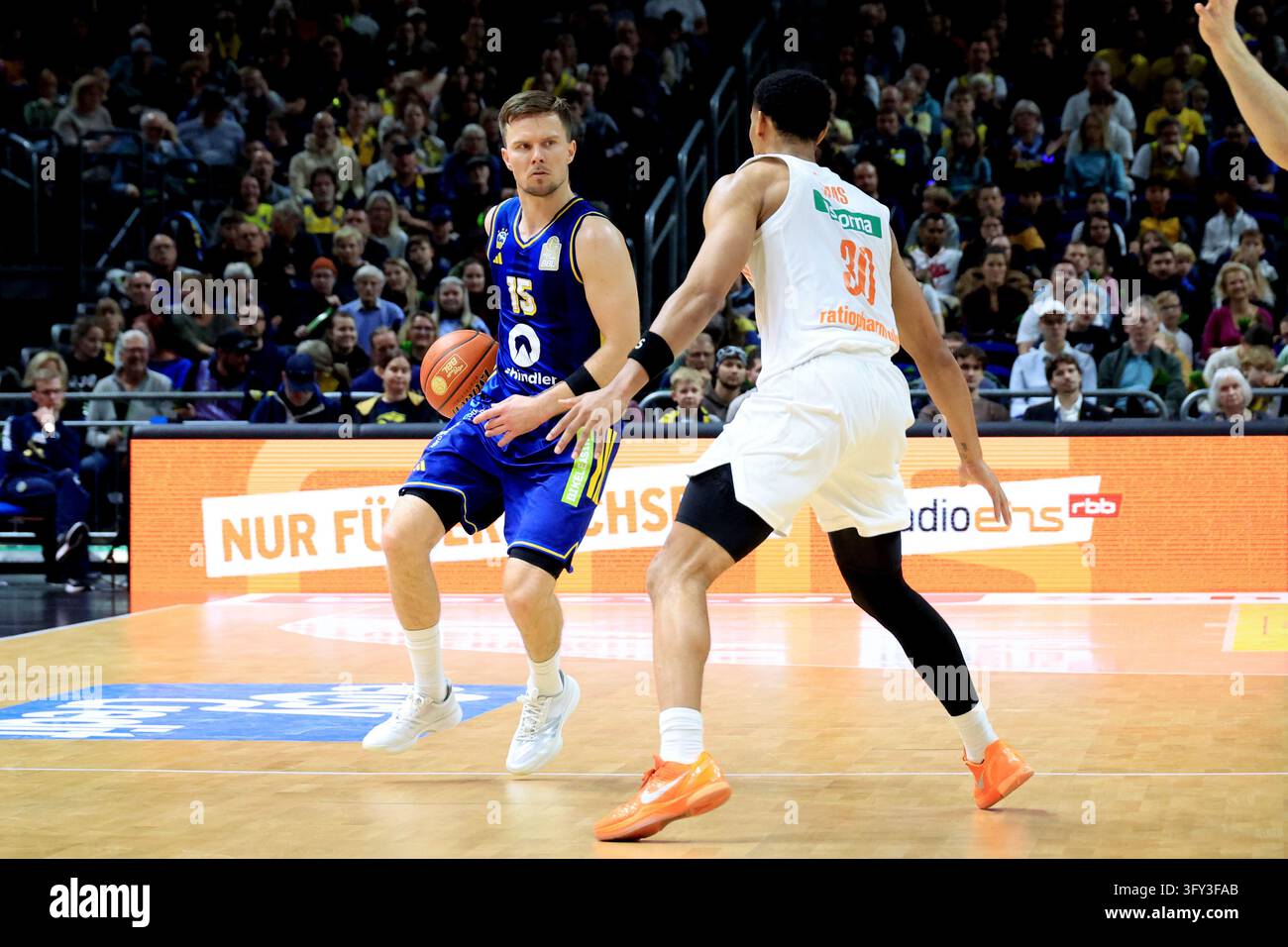 Martin Hermannsson (ALBA Berlin #15), Jaylen Sims (ratiopharm Ulm #30 ...