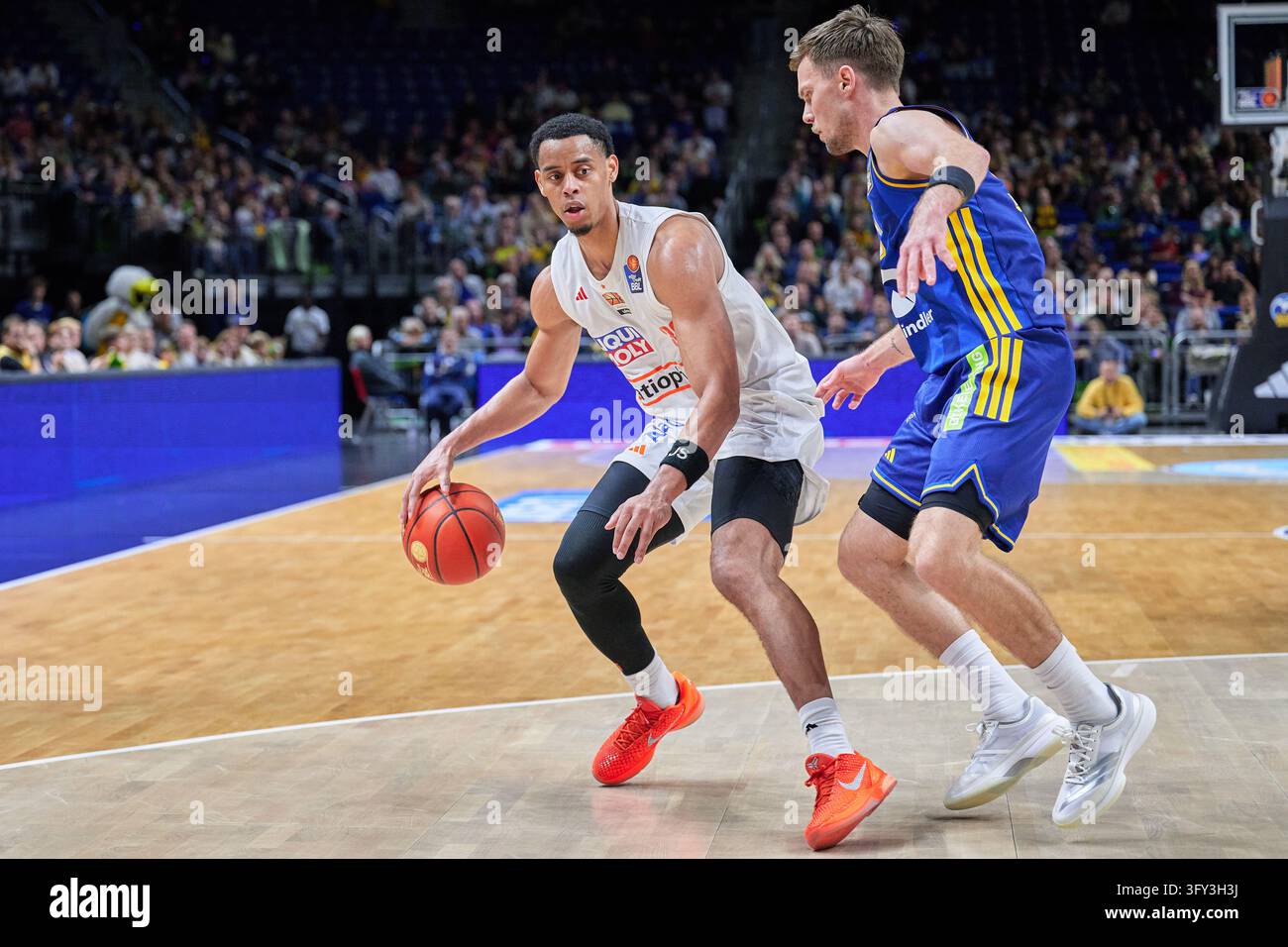 Jaylen Sims (Ratiopharm Ulm, #30), Martin Hermannsson (ALBA BERLIN, #15 ...