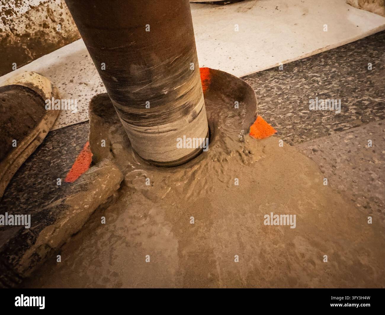 Wet concrete particles hi-res stock photography and images - Alamy