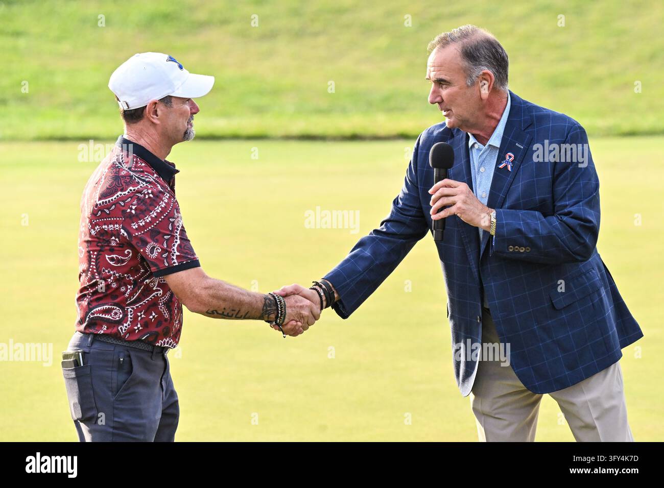 ST. LOUIS , MO - OCTOBER 25: Rory Sabbatini of Slovakia gets ...