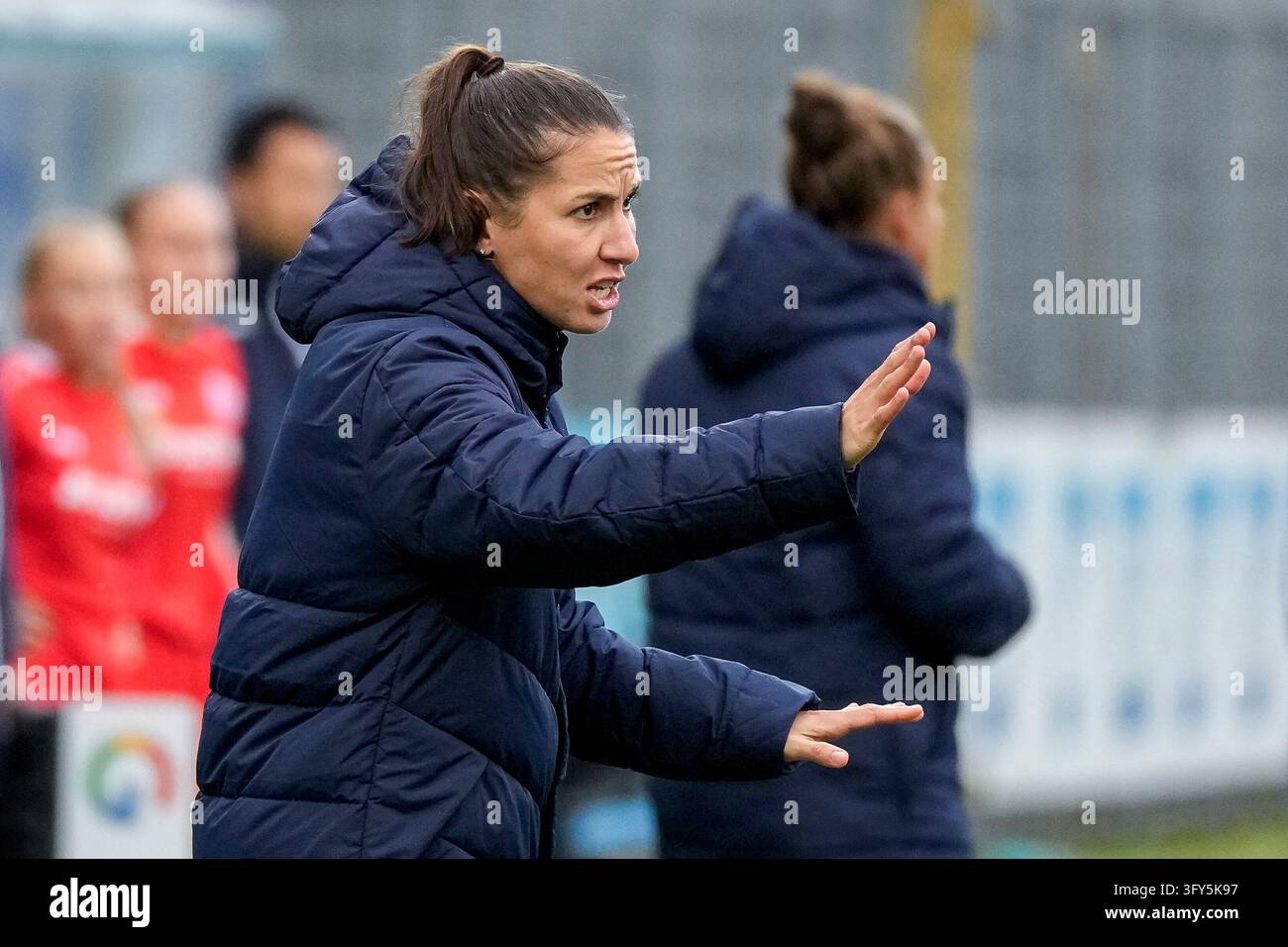 Eva-Maria Virsinger (Head Coach, TSG), gives instructions, gestures ...