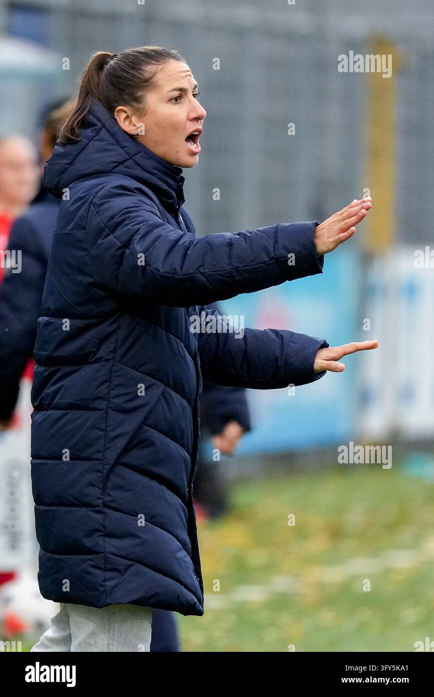 Eva-Maria Virsinger (Head Coach, TSG), gives instructions, gestures ...