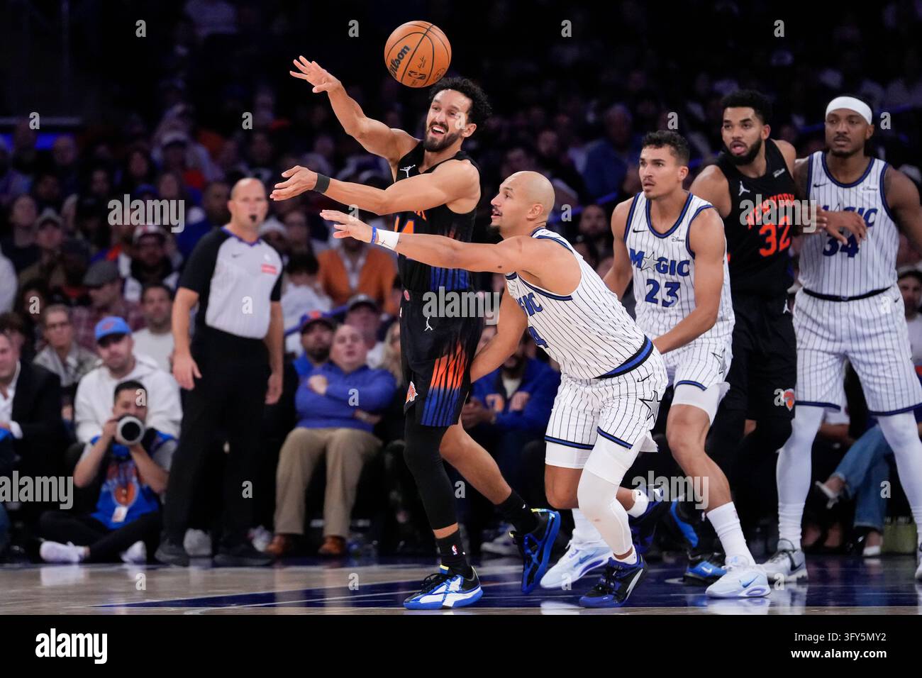 Magic Ball Sticker New York Knicks guard Landry Shamet (44), center left, fights for ...