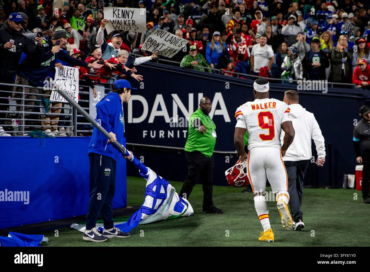 No Loss Vector Kansas City Chiefs running back Kenneth Walker III (9) runs to the ...