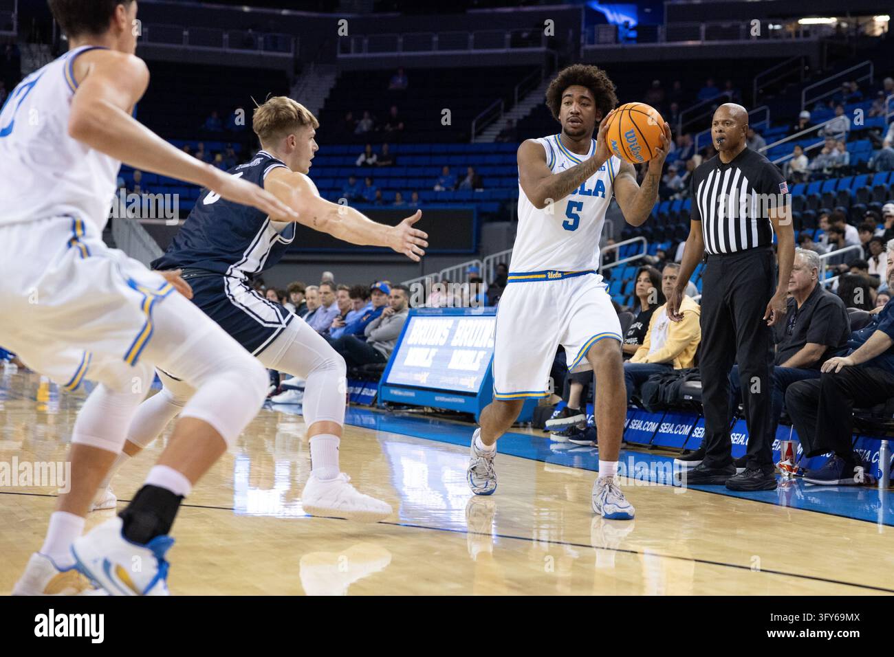 LOS ANGELES, CA - OCTOBER 21: Forward Brandon Williams #5 of the UCLA ...