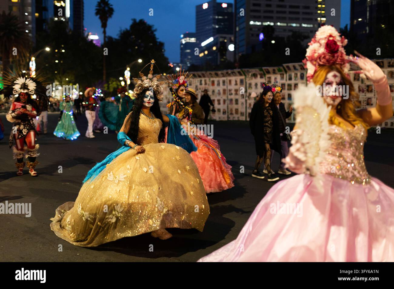October 25, 2026, Mexico City, Mexico: People dressed as catrinas ...