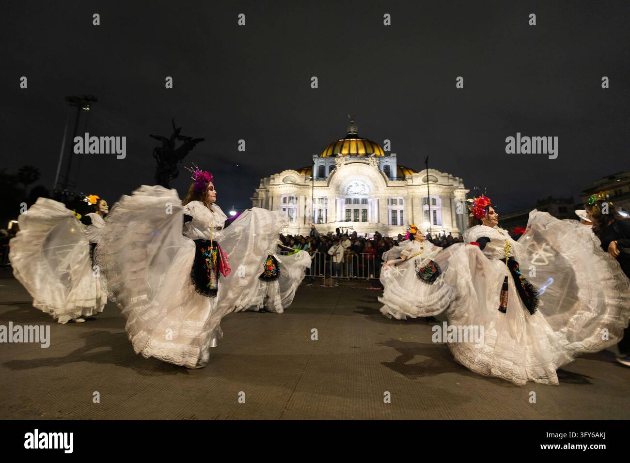 October 25, 2026, Mexico City, Mexico: People dressed as catrinas ...