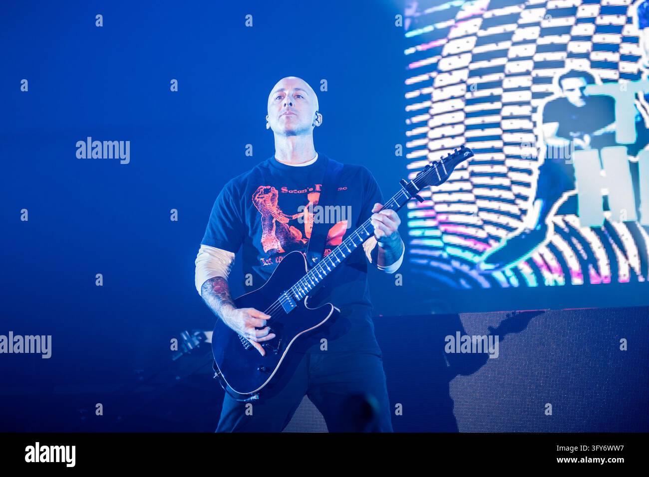 Simple Communiations Plan Image IPA90203918 - Jeff Stinco of Simple Plan during the Simple Plan ...