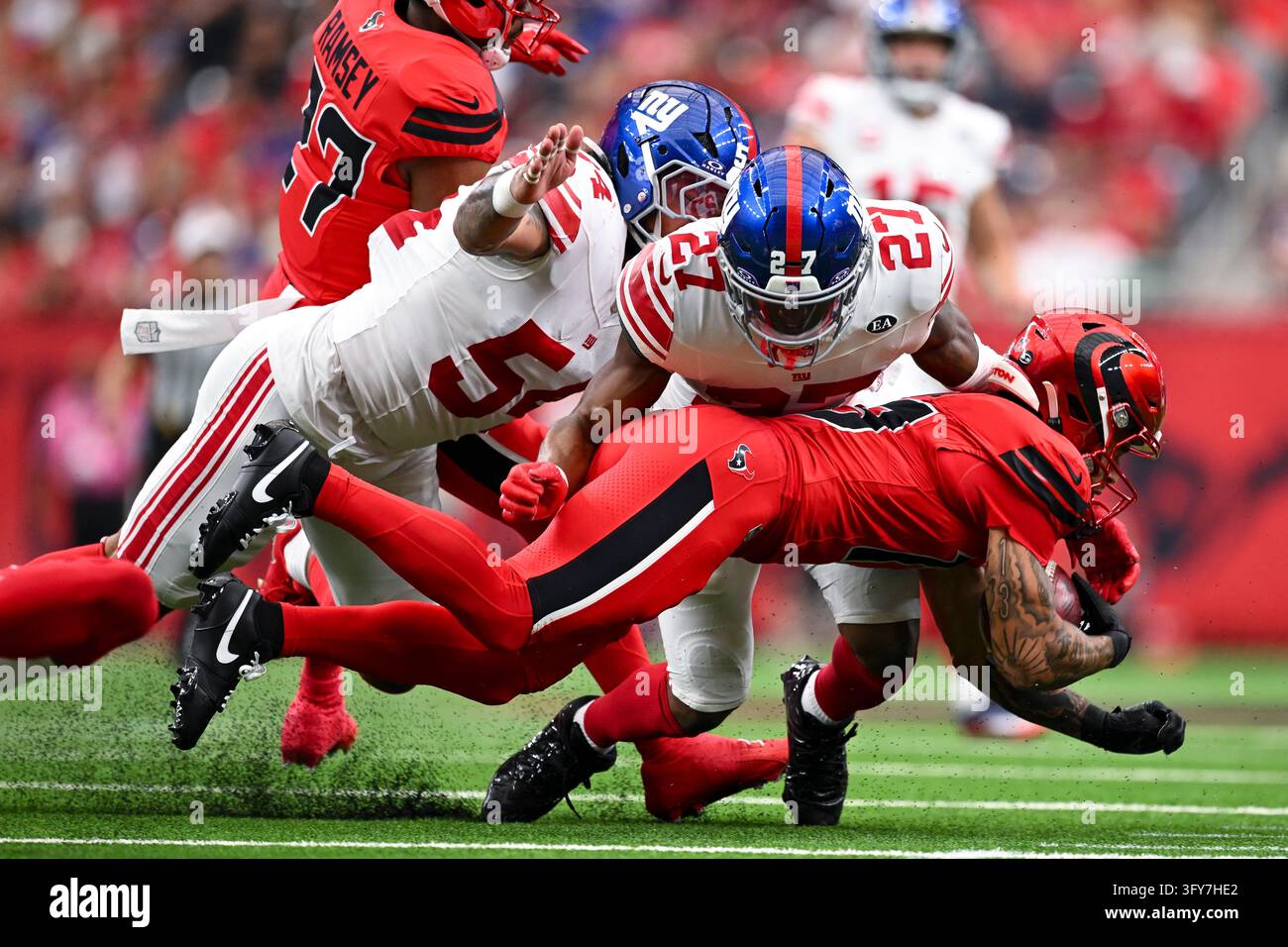 Houston Safe New York Giants linebacker Malik Harrison (54) and safety Tyler Nubin ...