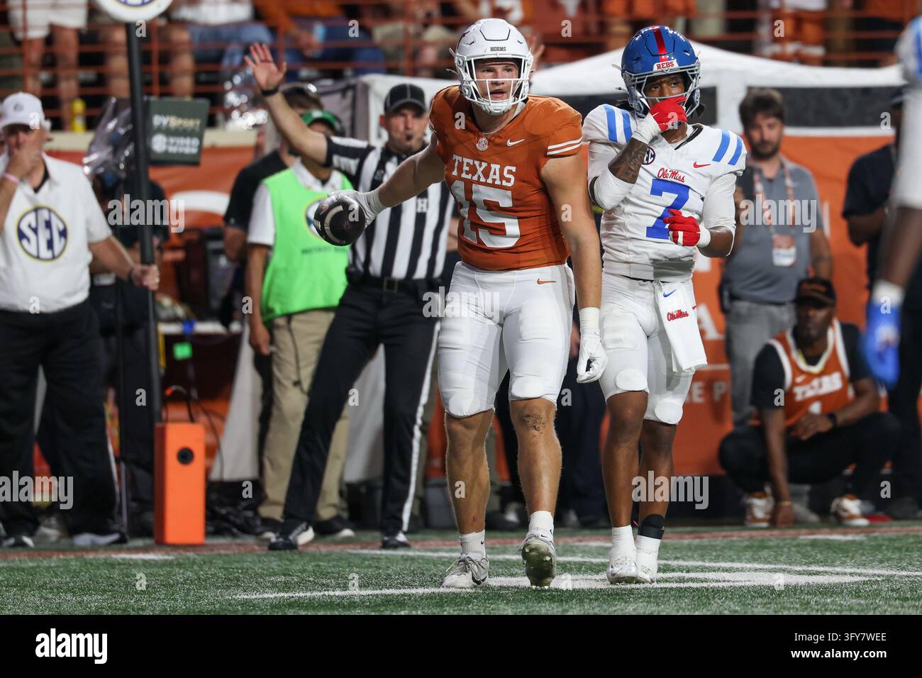 AUSTIN, TX - OCTOBER 24: Texas Longhorns tight end Michael Masunas #15 ...
