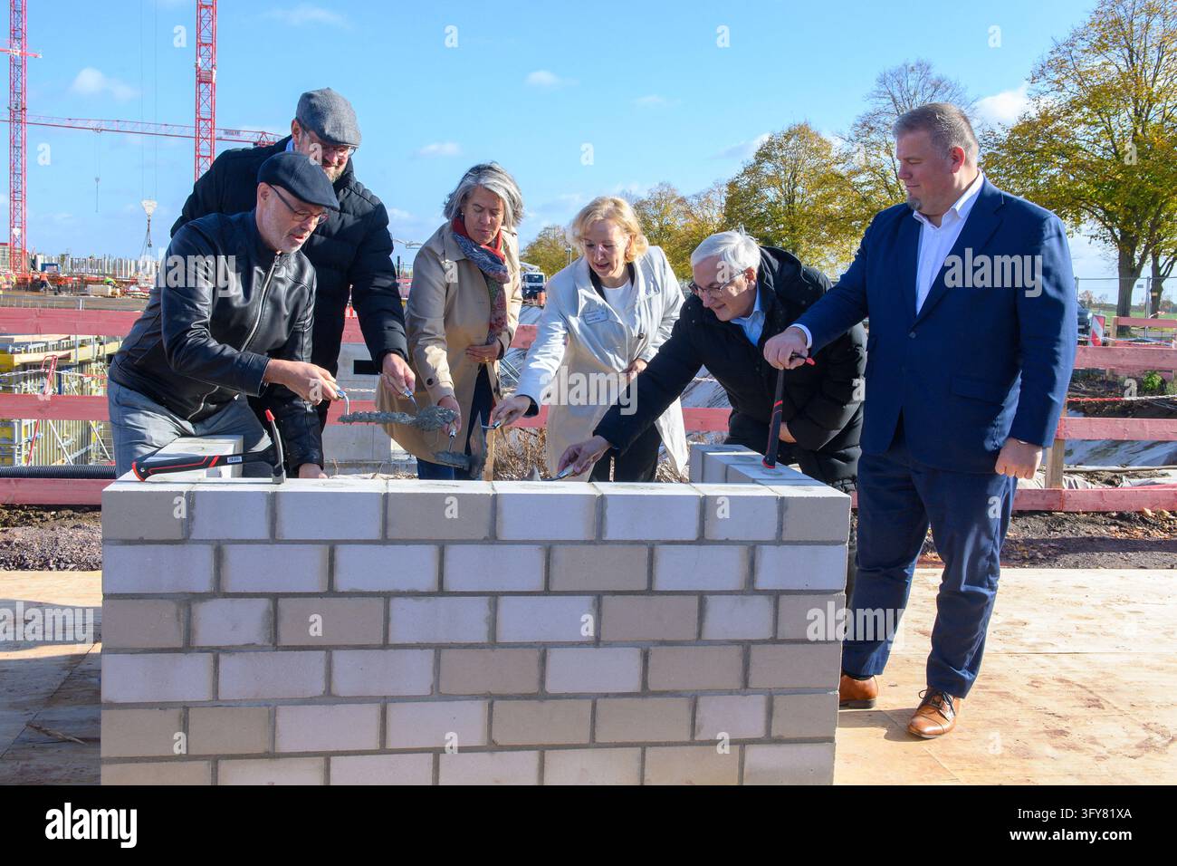 26 October 2026, Saxony-Anhalt, Barleben: Thomas Poege (left to right ...