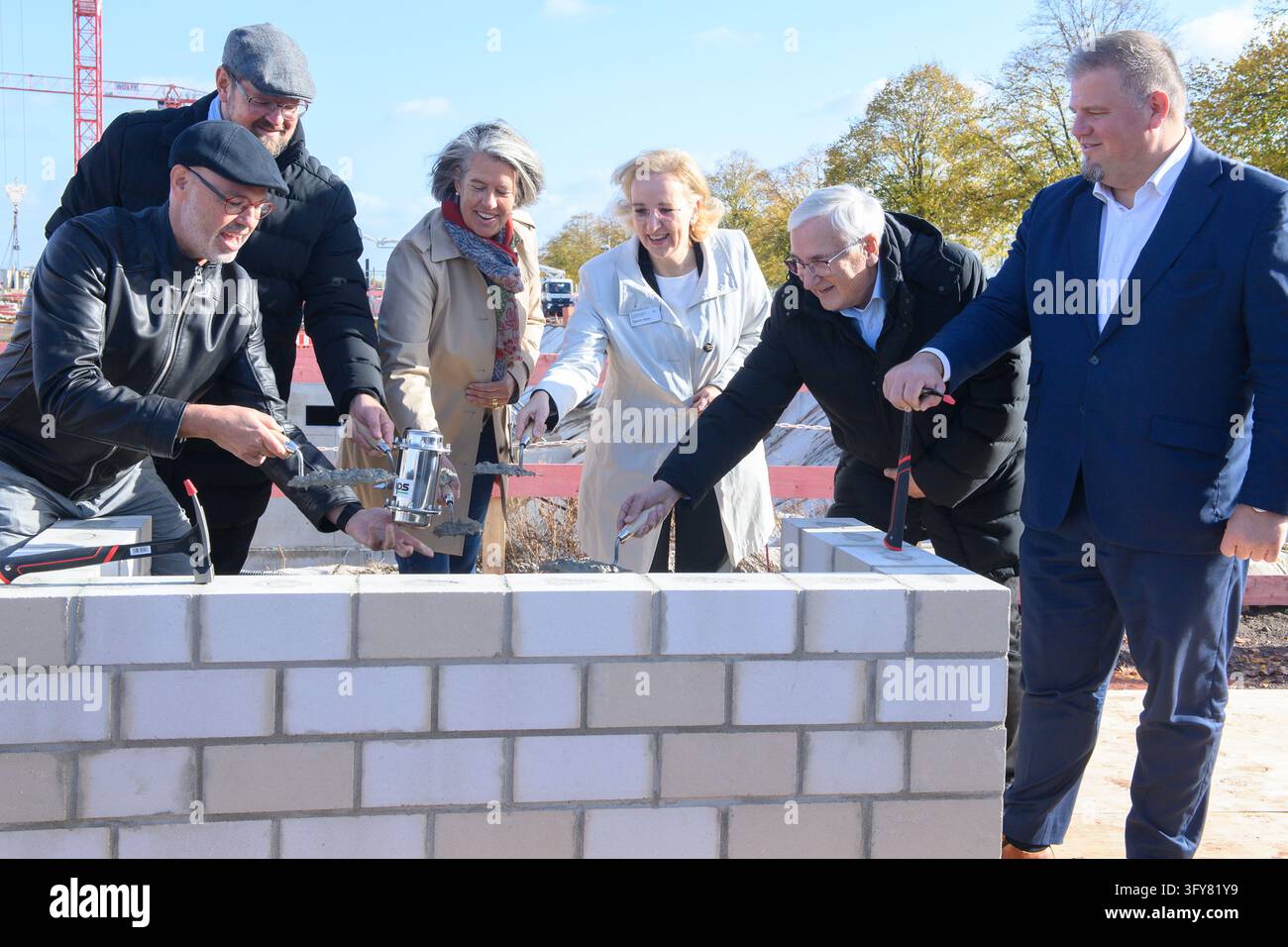 26 October 2026, Saxony-Anhalt, Barleben: Thomas Poege (left to right ...