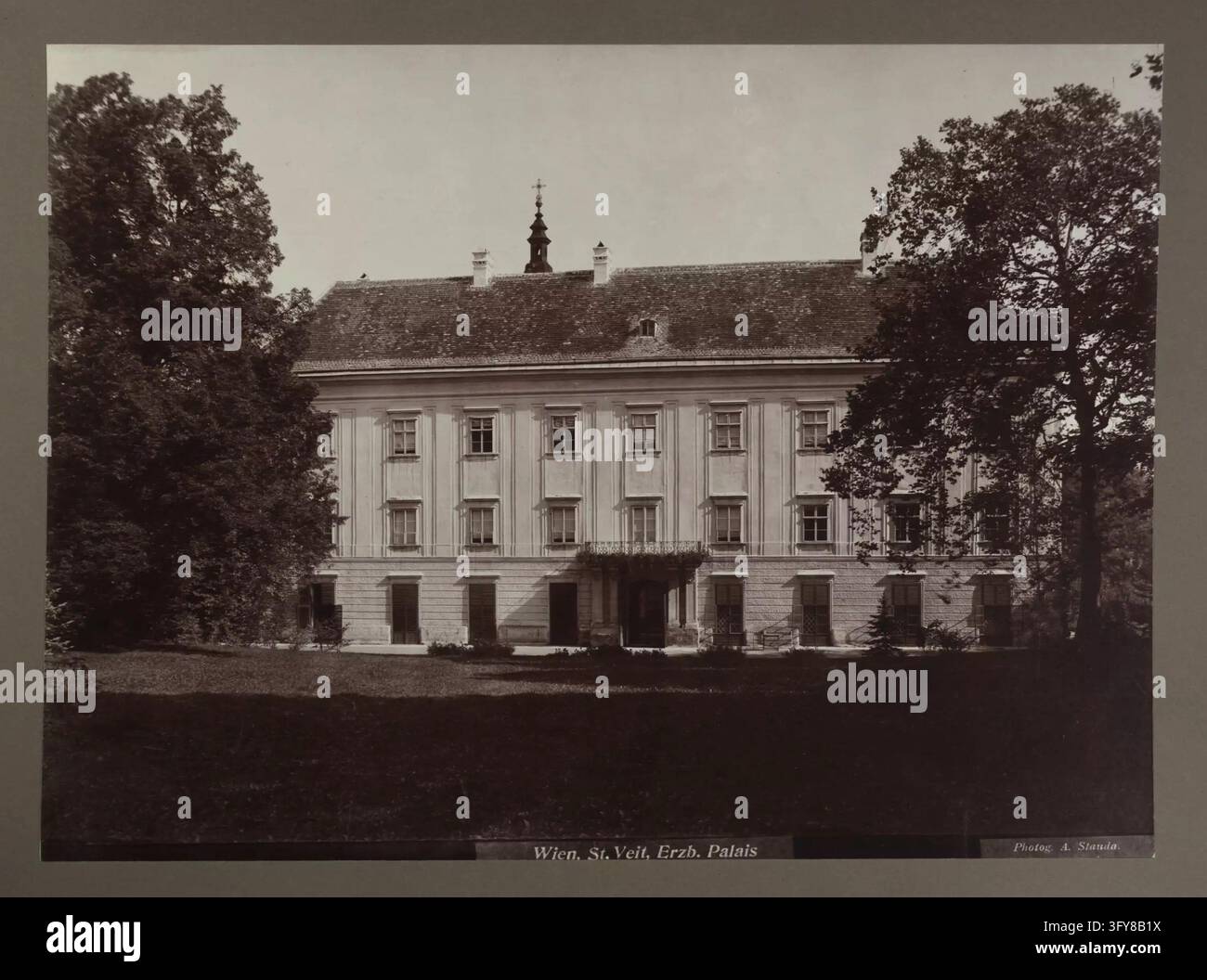 Large baroque palace facade stands centered hi-res stock photography ...