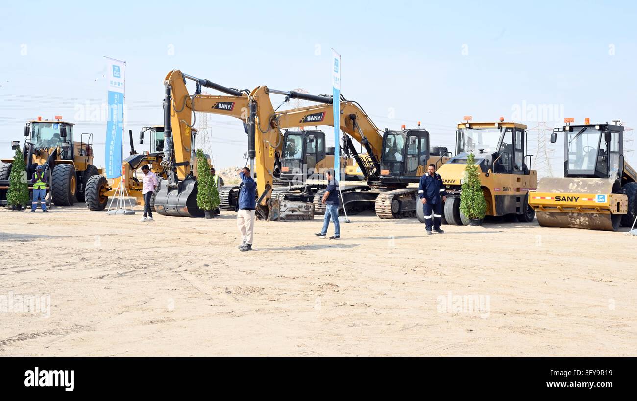 (261026) -- JAHRA GOVERNORATE, Oct. 26, 2026 (Xinhua) -- Construction ...