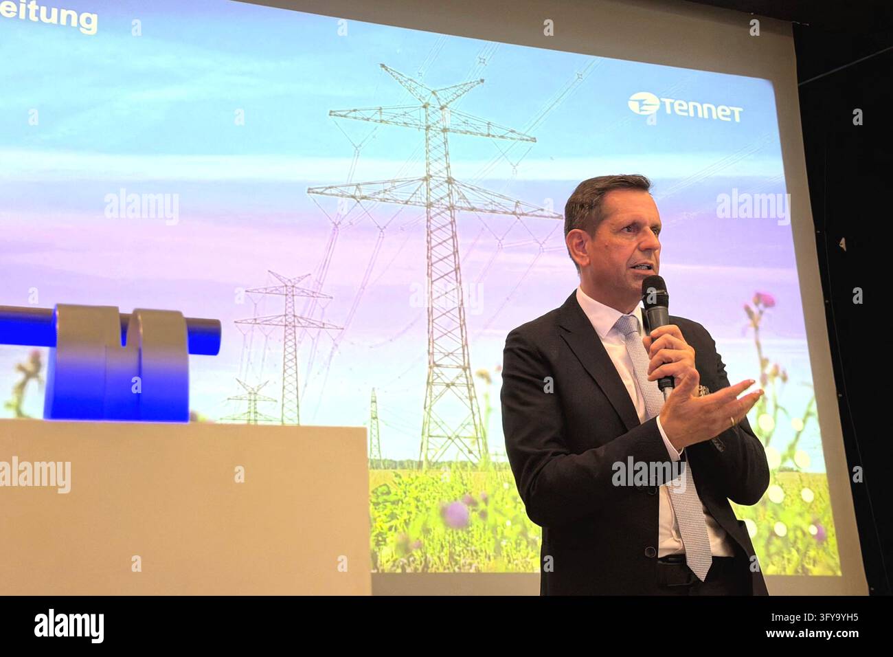 For President Vector 26 October 2026, Lower Saxony, Salzgitter: Lower Saxony's Minister ...