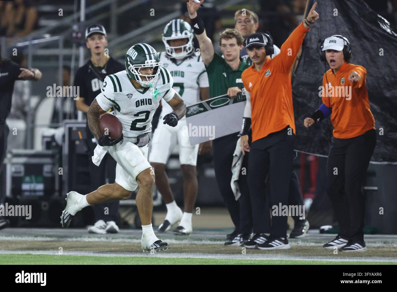 Ohio wide receiver Preston Bowman (2) runs for a toughdown after a ...