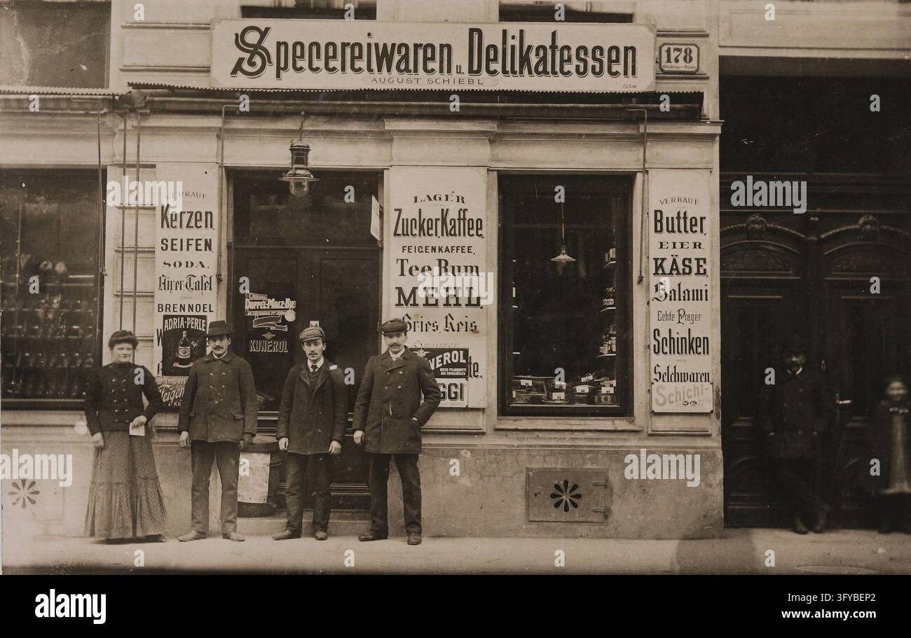 Delicatessen storefront labeled hi-res stock photography and images - Alamy