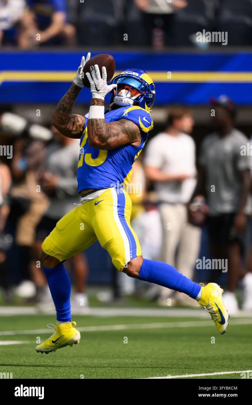 Los Angeles Rams running back Kyren Williams (23) catches the ball ...