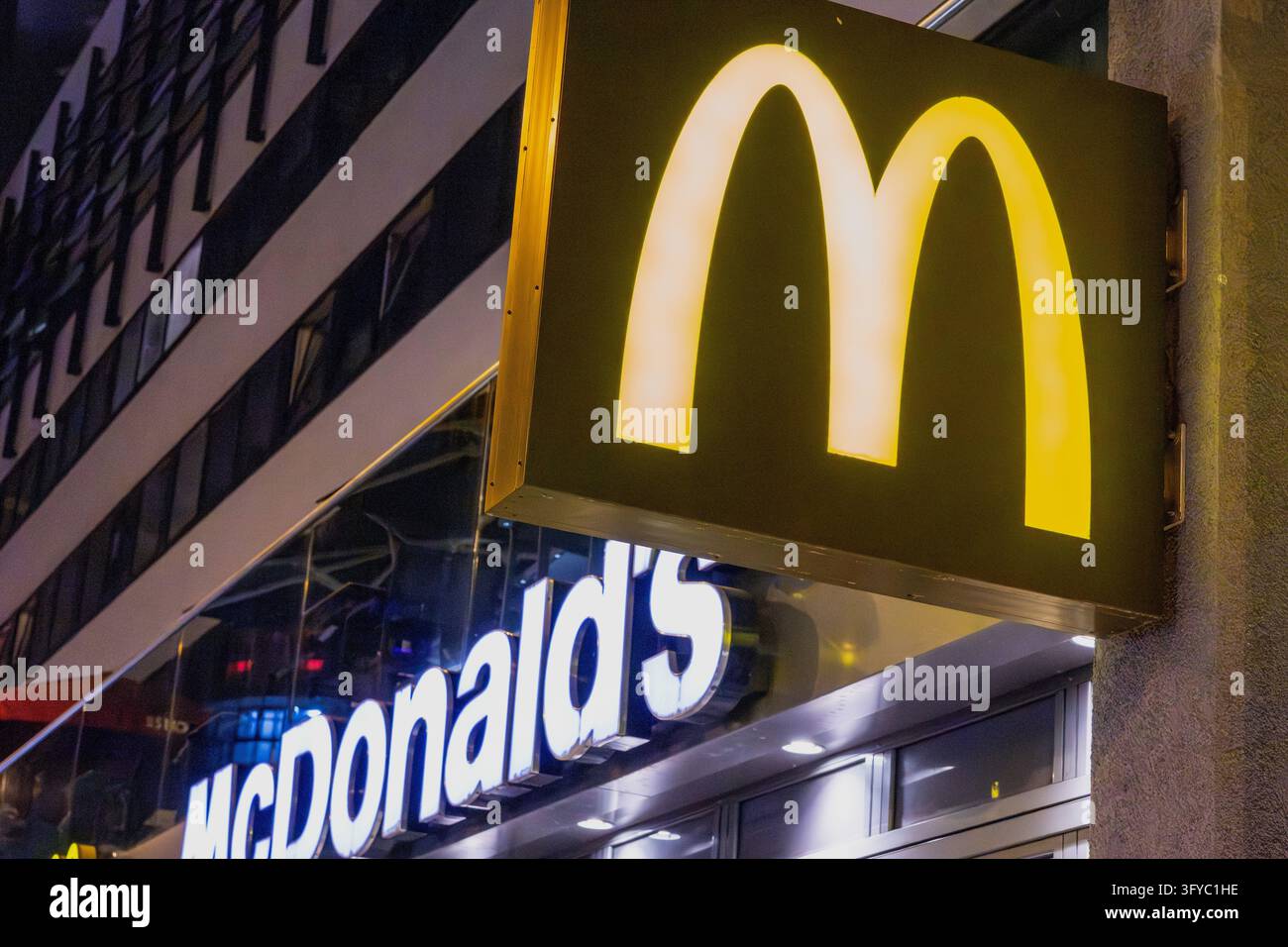 Restaurant Symbol Sign PRODUCTION - 26 October 2026, Berlin: The McDonald·s logo lights up ...