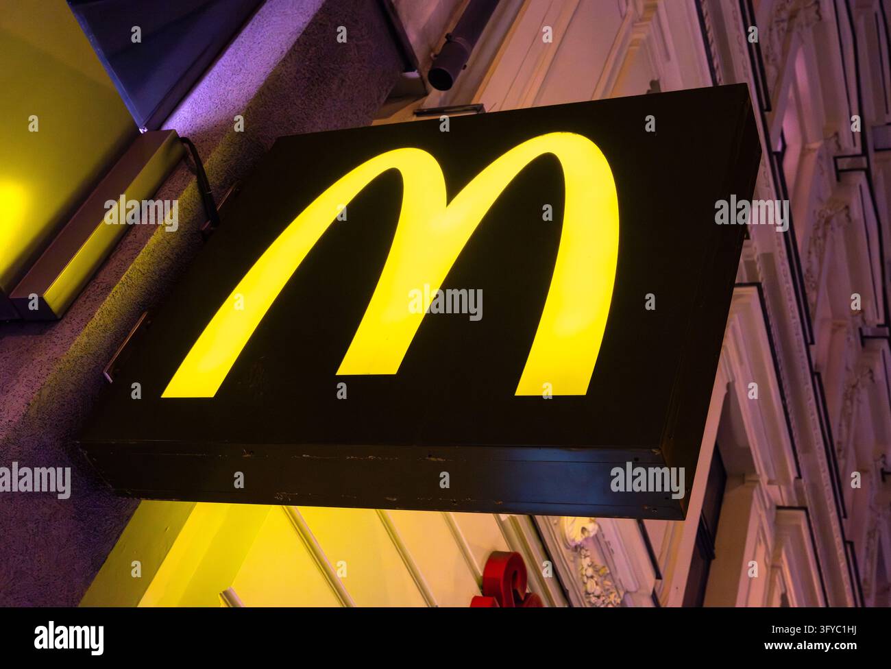 Restaurant Symbol Sign PRODUCTION - 26 October 2026, Berlin: The McDonald·s logo lights up ...