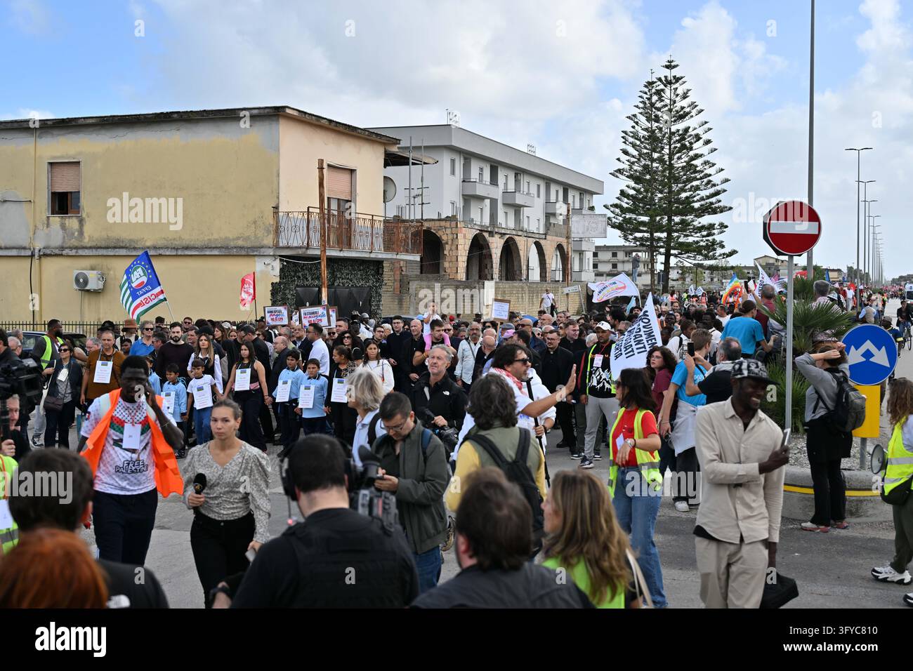 IPA90221932 - Castel Volturno (Ce). Protest against the opening of the ...