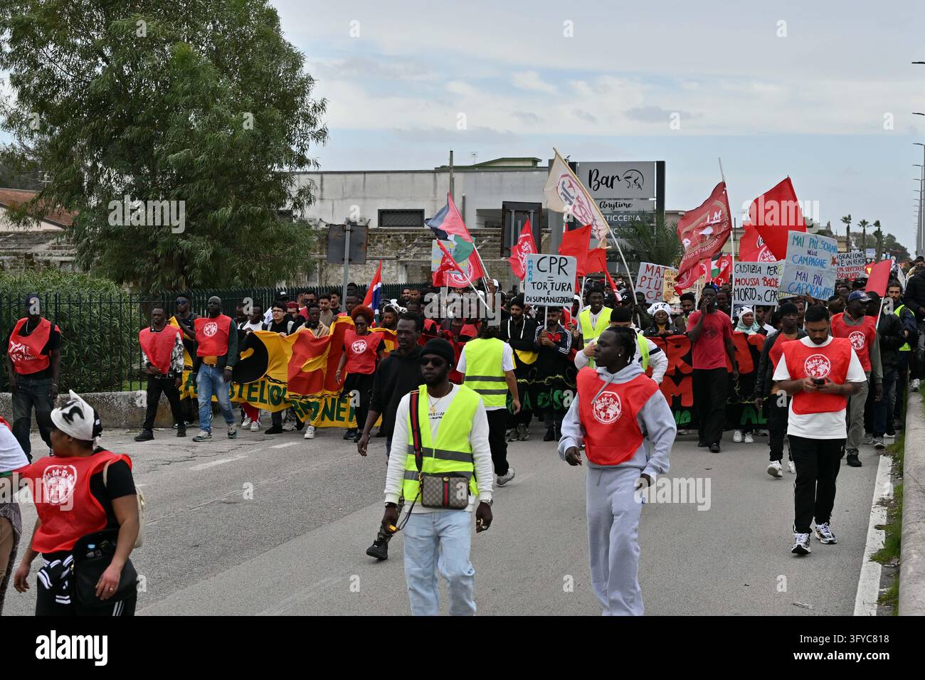 IPA90221975 - Castel Volturno (Ce). Protest against the opening of the ...
