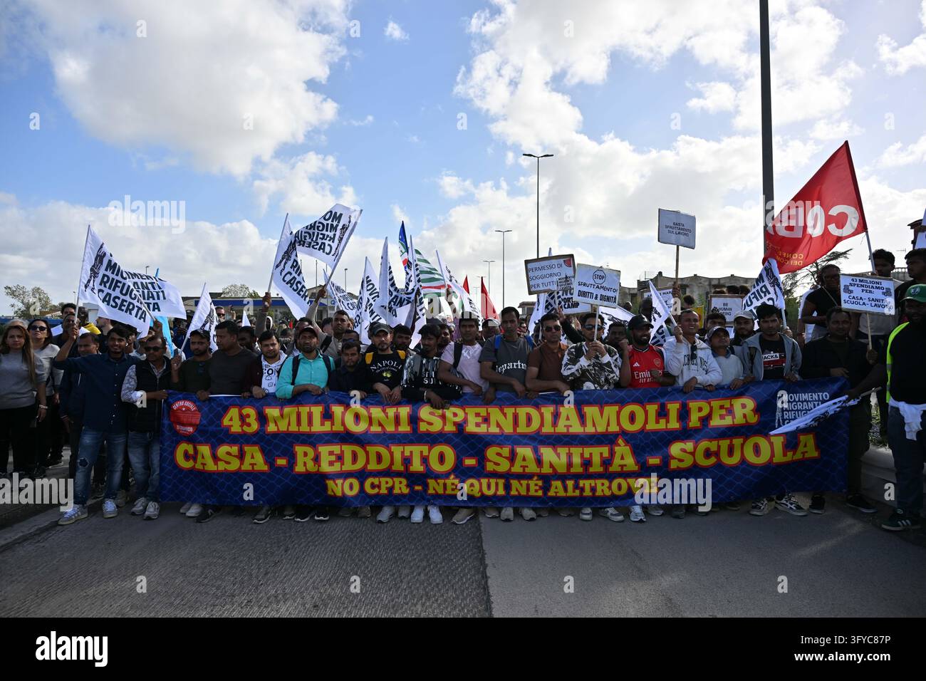 IPA90221922 - Castel Volturno (Ce). Protest against the opening of the ...