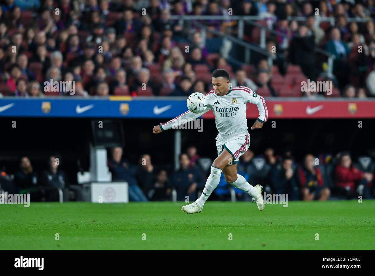 FC BARCELONA vs REAL MADRID OCTOBER 25 ,2026 Mbappe (10) of Real Madrid ...