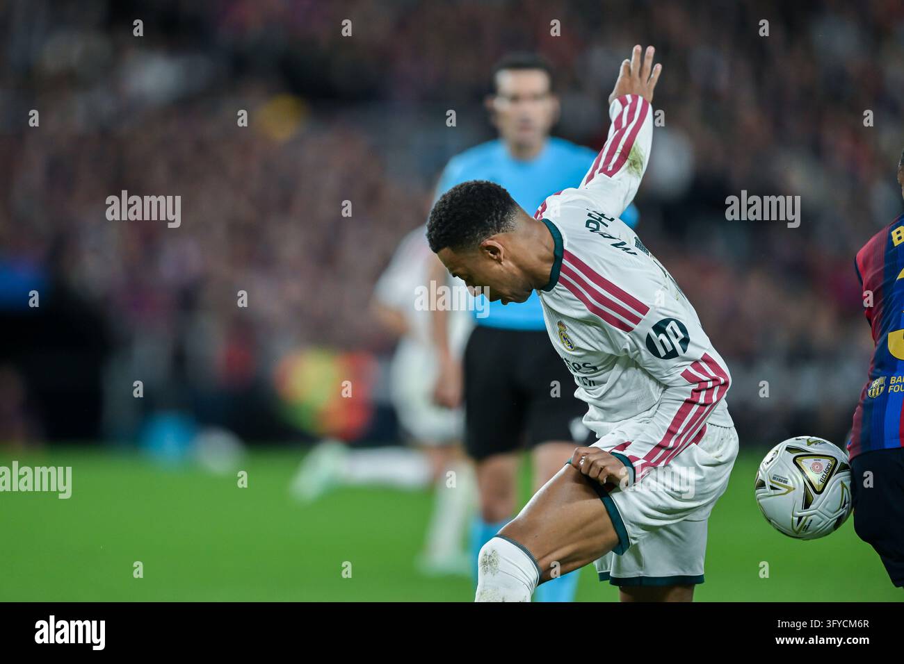 FC BARCELONA vs REAL MADRID OCTOBER 25 ,2026 Bellingham (5) of Real ...