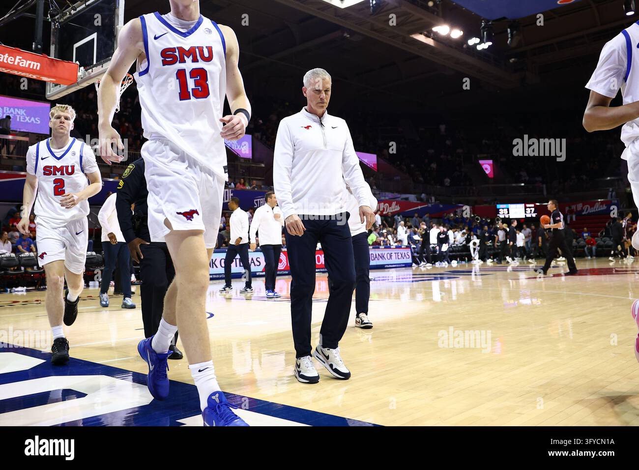 DALLAS, TX - OCTOBER 25: SMU Mustangs head coach Andy Enfield walks off ...