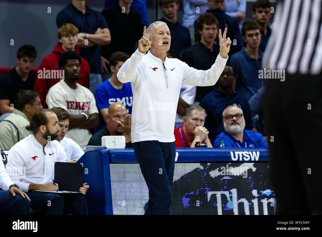 DALLAS, TX - OCTOBER 25: SMU Mustangs head coach Andy Enfield calls a ...