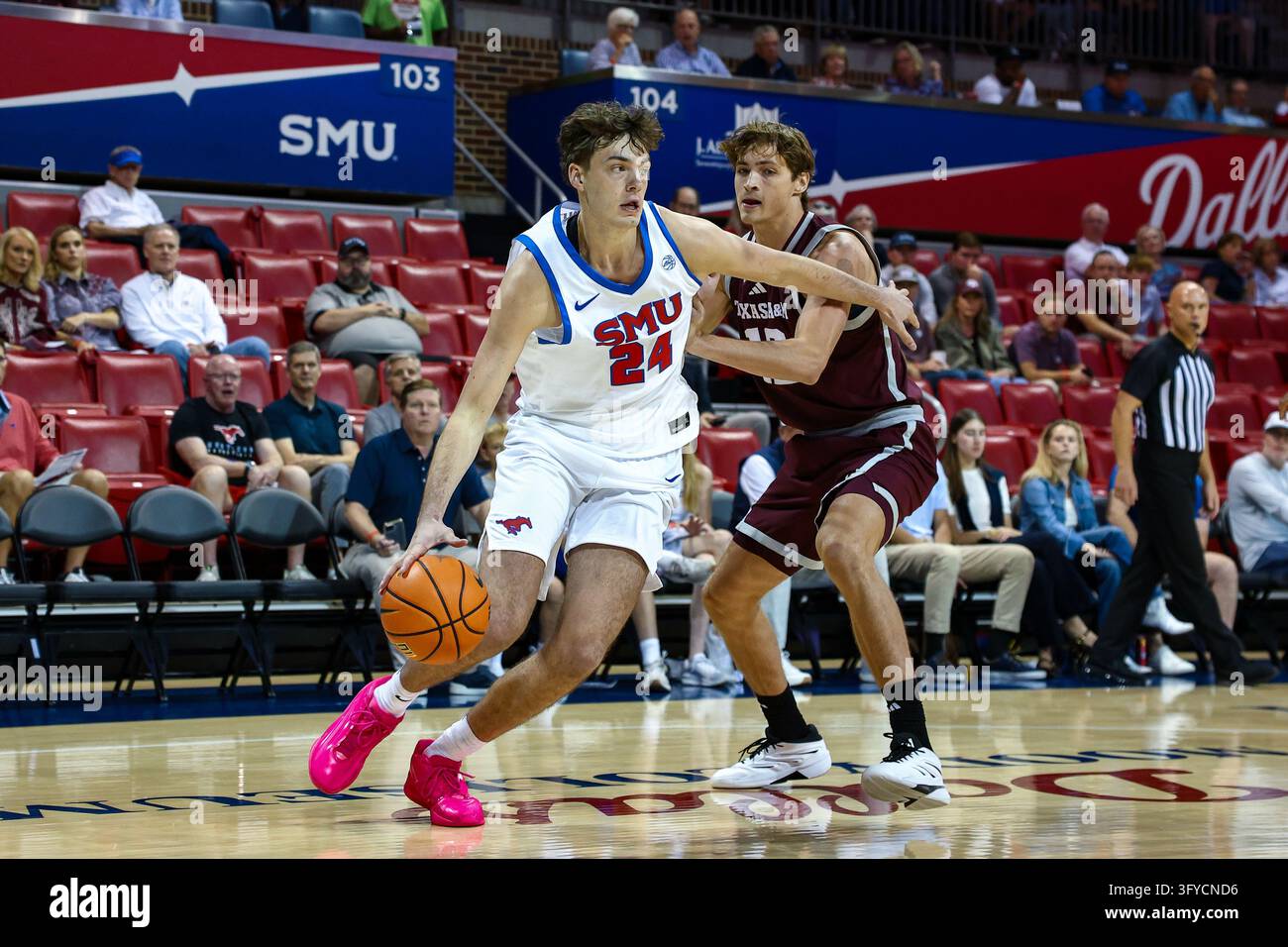 DALLAS, TX - OCTOBER 25: SMU Mustangs forward Johan Munch (#24 ...