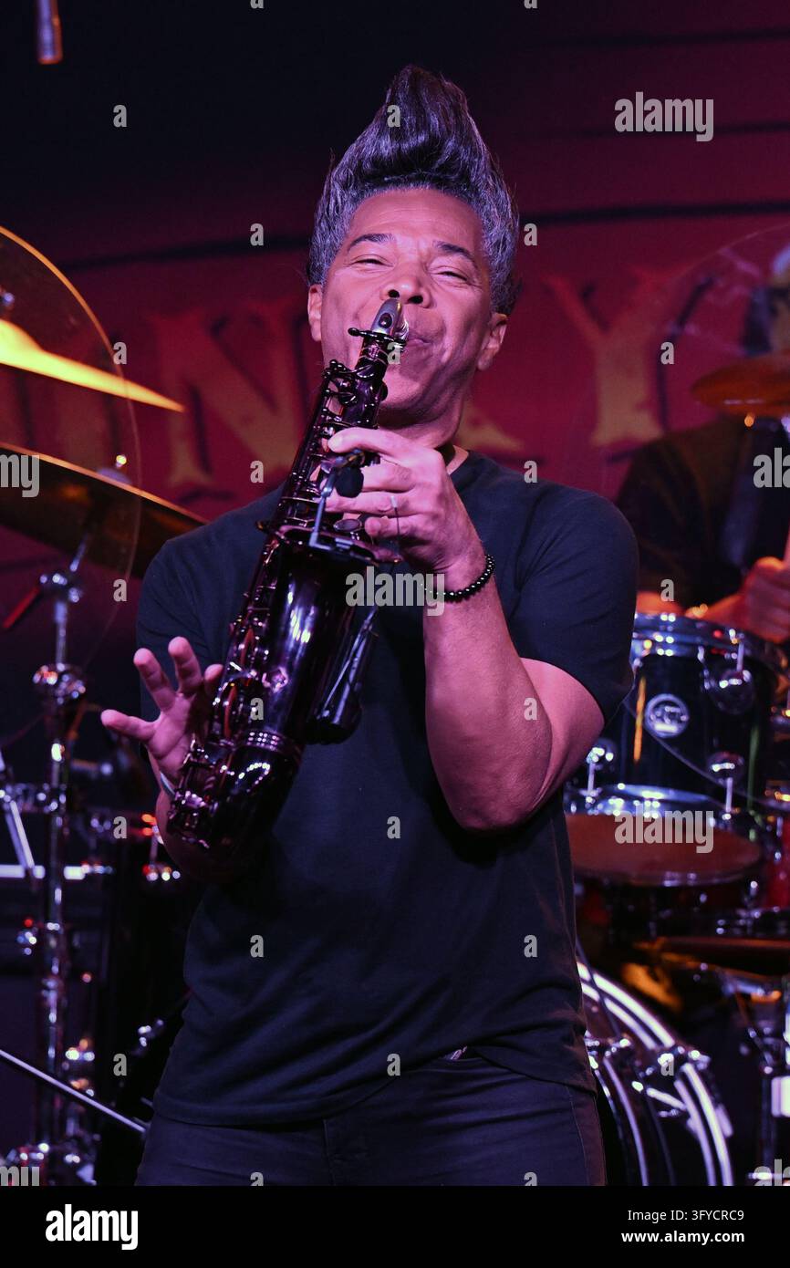 Boca Raton. 25th Oct, 2026. Paul Taylor performs at The Funky Biscuit ...