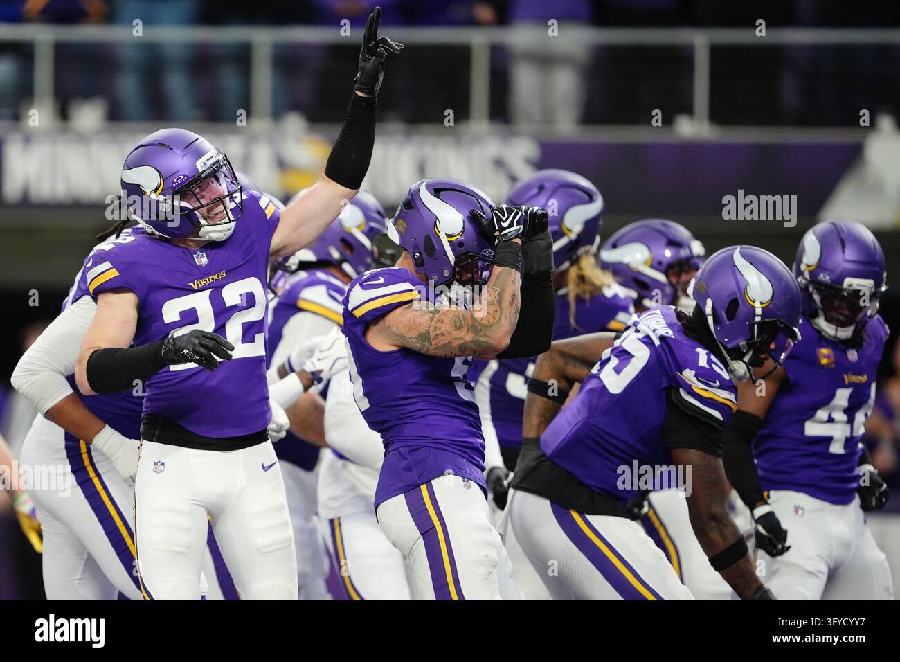 Minnesota Vikings safety Harrison Smith (22) celebrates after catching ...