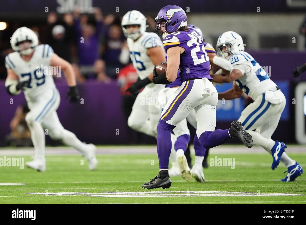 Minnesota Vikings safety Harrison Smith (22) breaks away after catching ...